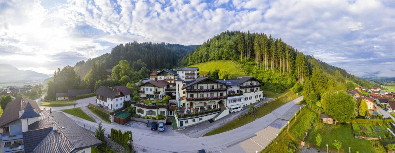 Panoramahotel Guertl Haus im Ennstal Eksteriør bilde