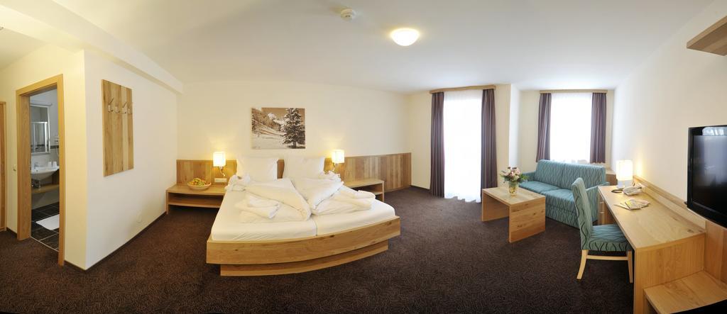Panoramahotel Guertl Haus im Ennstal Eksteriør bilde
